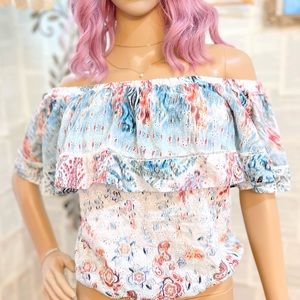 On The Road Eyelet Off-Shoulders Top Size L